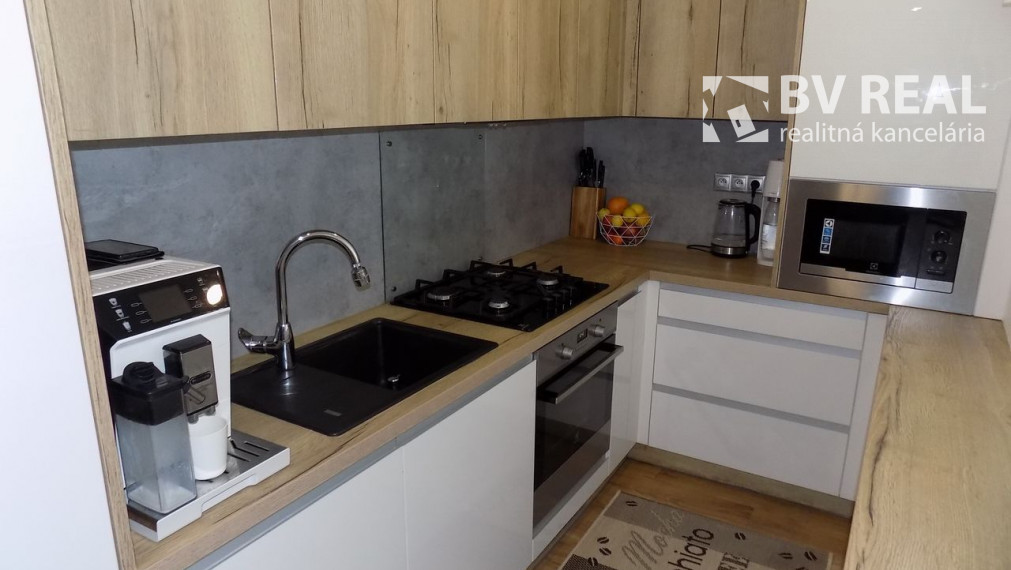 PREDANÉ 3 izbový byt 63 m2 Prievidza Š. Králika BV3002
