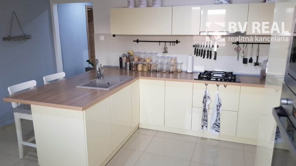 Na predaj nadštandardný 2 izbový byt 64 m2 Prievidza FM1637