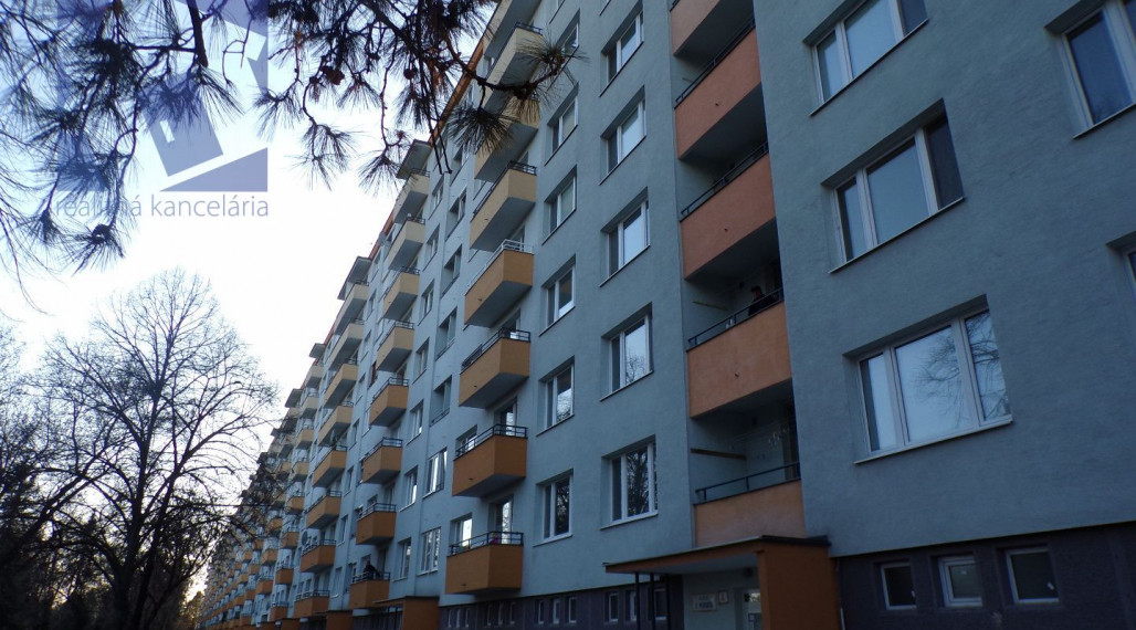 BV REAL Kúpa 2 izbového bytu Prievidza 70129