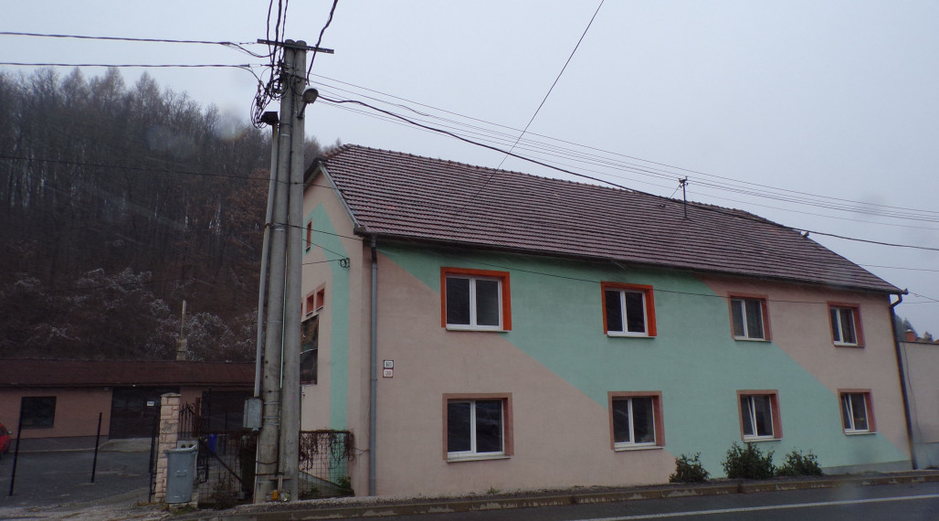 BV REAL Na prenájom komerčný priestor Handlová FM1628