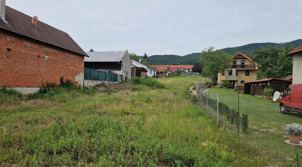 BV REAL Na predaj pozemok na stavbu rod.domu Ráztočno FM2062