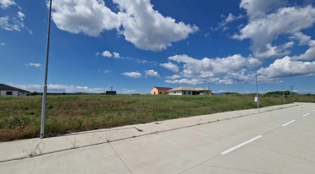 BV REAL Na predaj stavebný pozemok 714 m2 obec Čermany FM2023