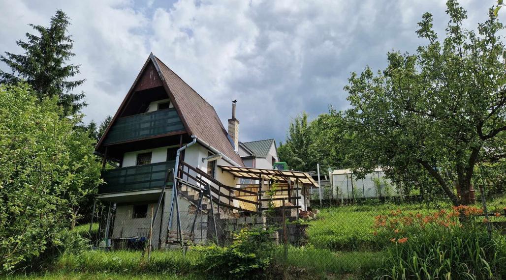 BV REAL Na predaj murovaná chata so záhradou Handlová FM2009