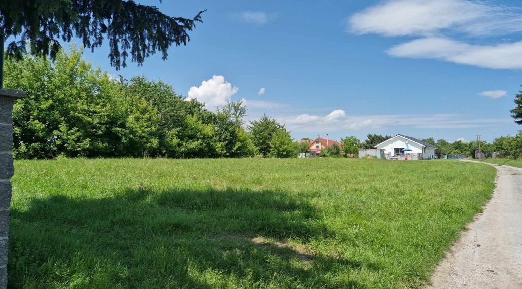 BV REAL Na predaj stavebný pozemok obec Borčany FM2013