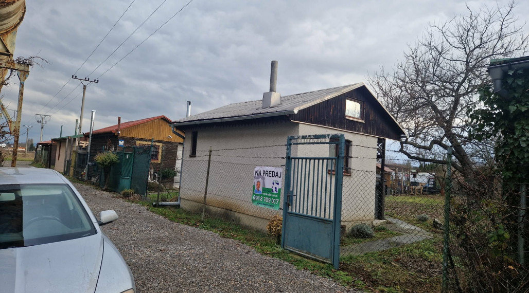 BV REAL Na predaj murovaná chata so záhradou Nováky FM2364