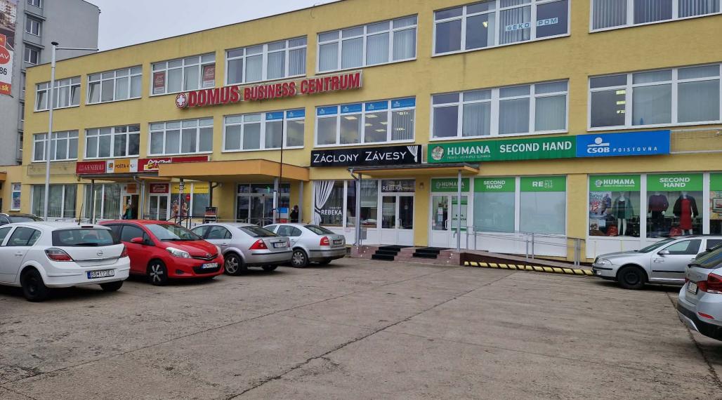 BV REAL Na prenájom komerčný priestor 44 m2 Prievidza FM2385