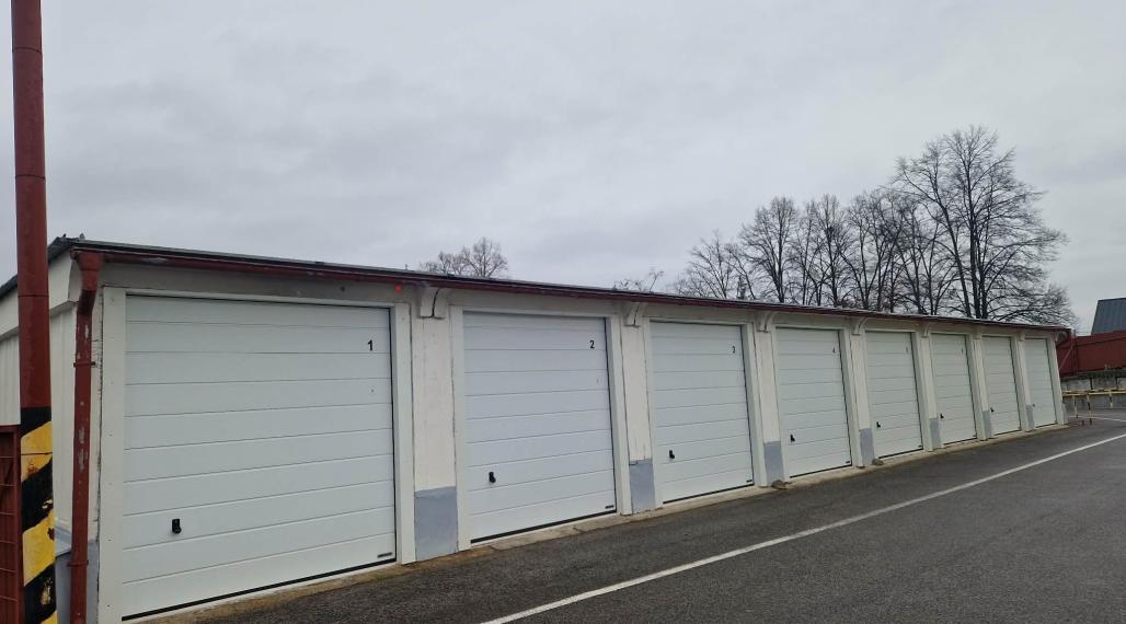 BV REAL Na prenájom garáž Prievidza FM2407