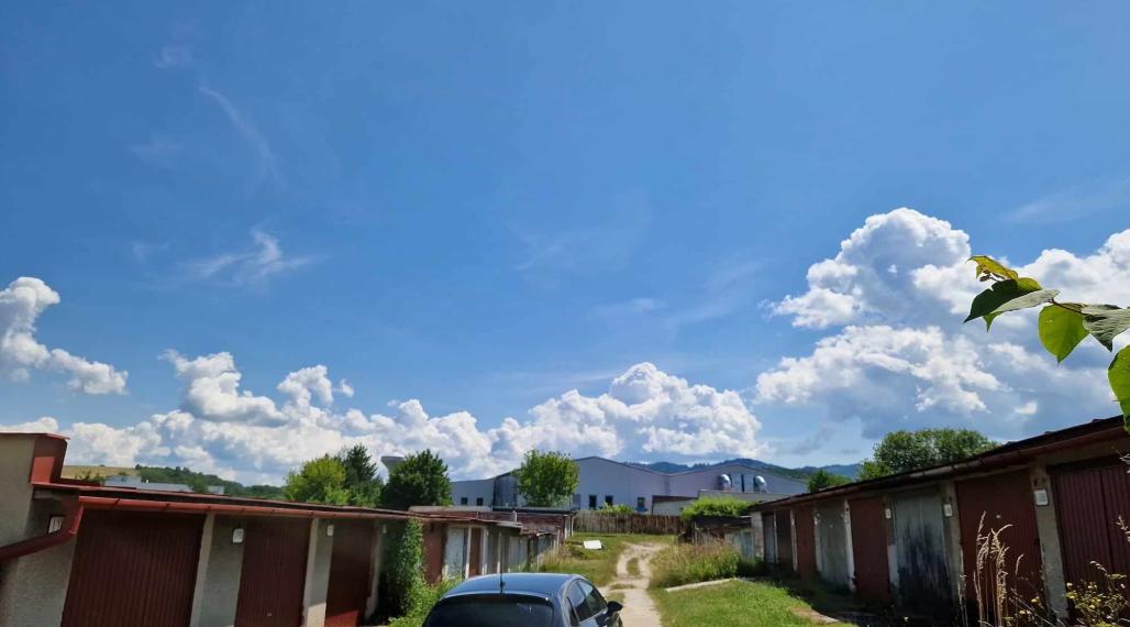 BV REAL Na predaj pozemok 27 m2 na garáž Prievidza FM2420