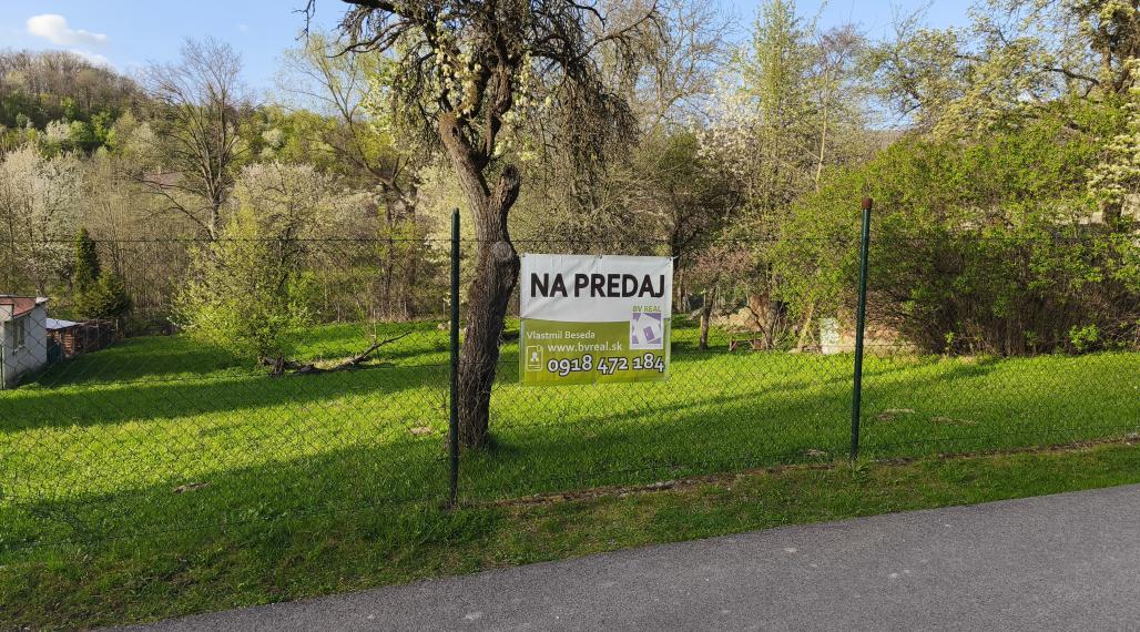 BV REAL predaj pozemok 844 m2 Dlžín okres Prievidza BV3024