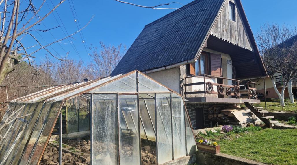 BV REAL murovaná chata so záhradou Prievidza FM2433