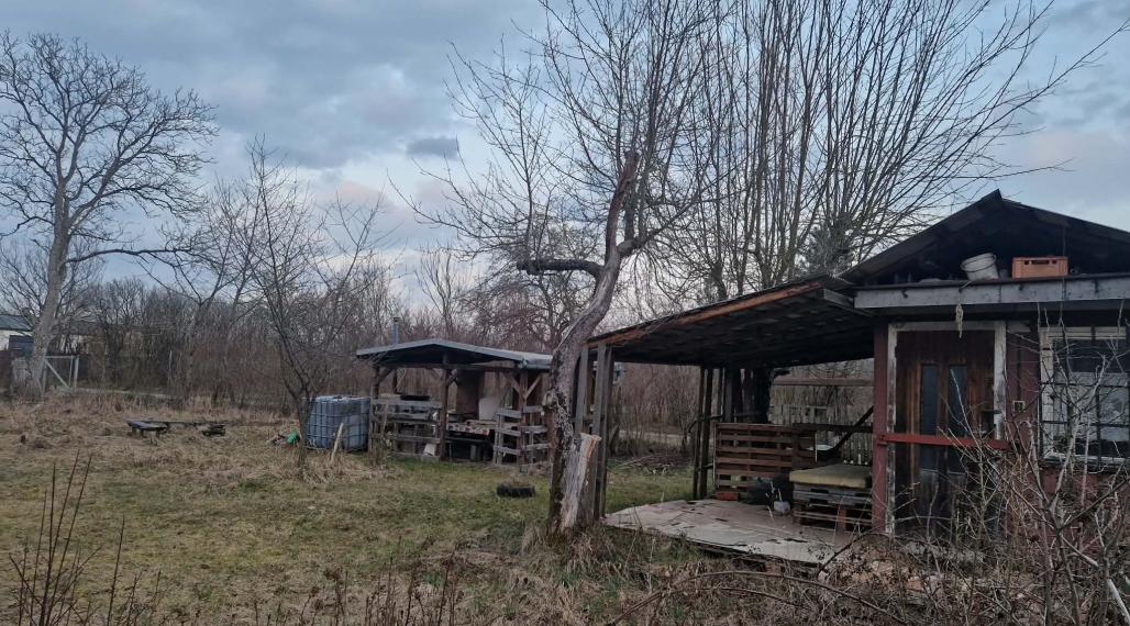 BV REAL Na prenájom pozemok s chatkou obec Koš okres Prievidza FM2444