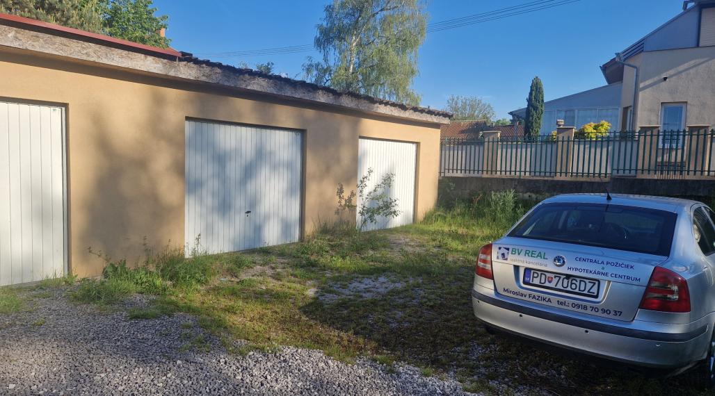 BV REAL Na predaj garáž 24m2 Handlová FM2476