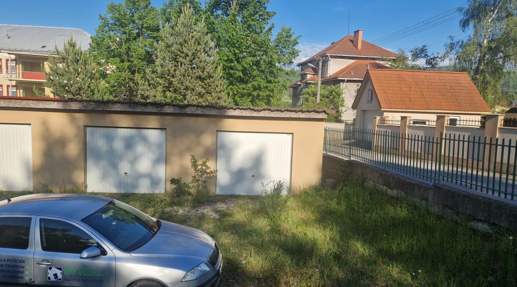 BV REAL Na predaj garáž 24m2 Handlová FM2477