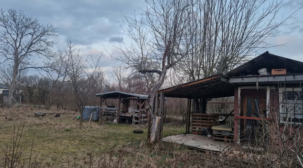 BV REAL Na prenájom pozemok s chatkou obec Koš okres Prievidza FM2444