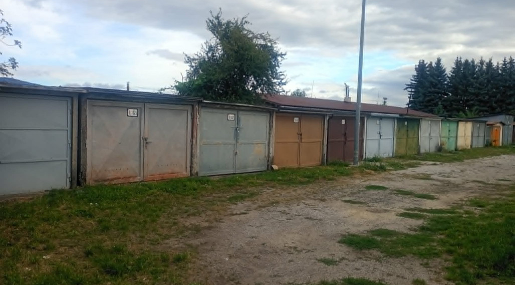 BV REAL Na predaj garáž Prievidza ulica Sadová FM2513