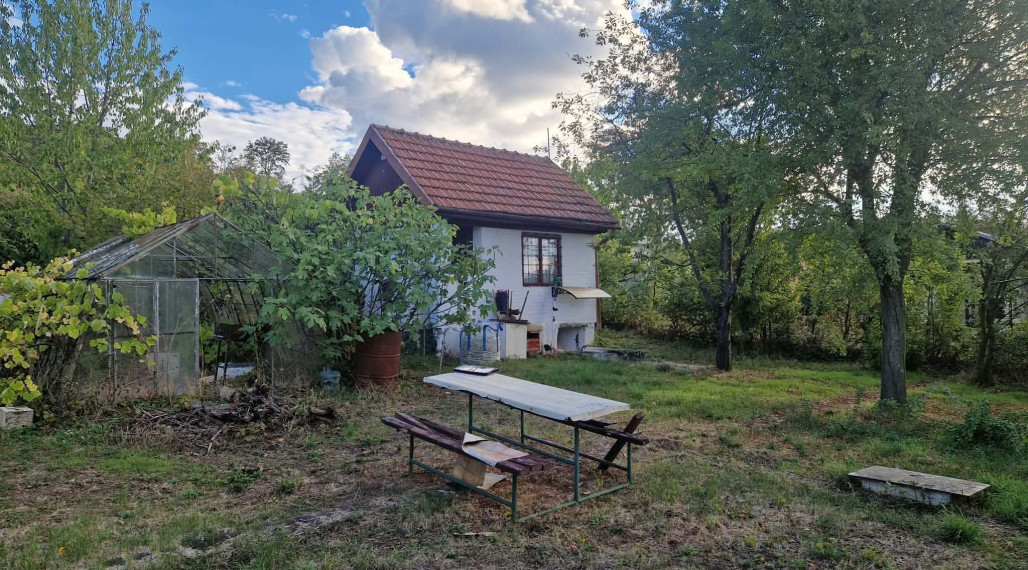 BV REAL na predaj murovaná chata+záhrada Partizánske FM2527
