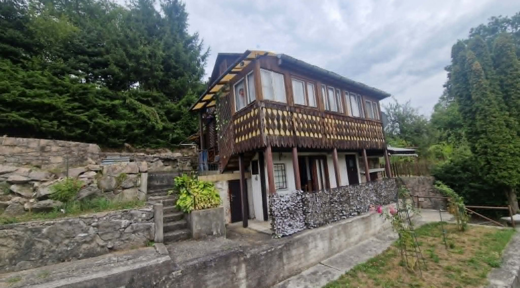 BV REAL Na predaj chata a záhrada Bartošová Lehôtka FM2534