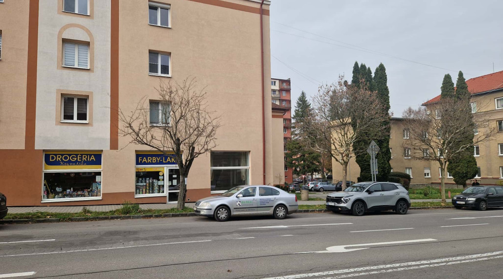 BV REAL Na predaj komerčný priestor 28 m2 Handlová FM2362