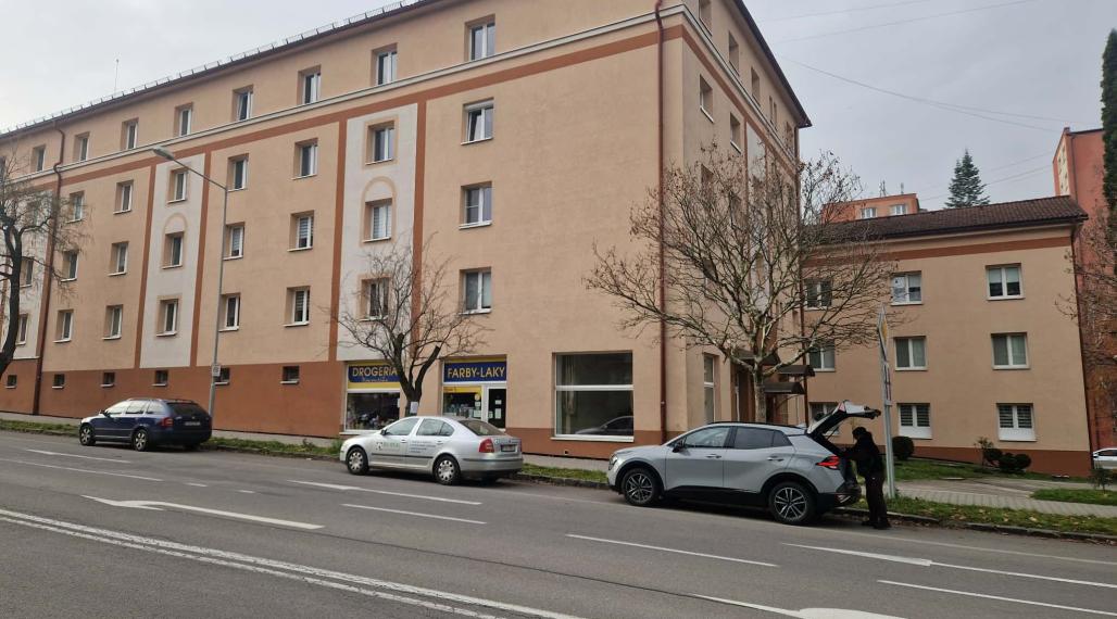 BV REAL Na prenájom komerčný priestor 28 m2 Handlová FM2539