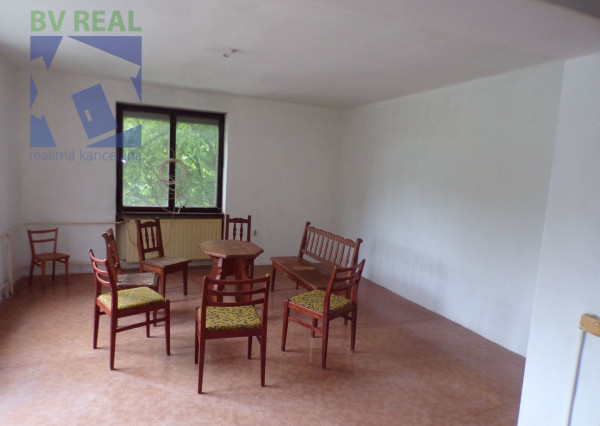 PREDANÉ BV REAL EXKLUZÍVNE 5 izbový rodinný dom 789 m2 Handlová FM1140