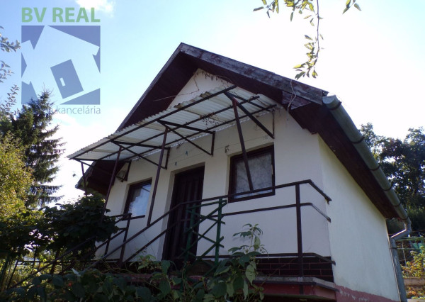 PREDANÉ BV REAL chata so záhradou 402 m2 Lutila okres Žiar nad Hronom FM1164