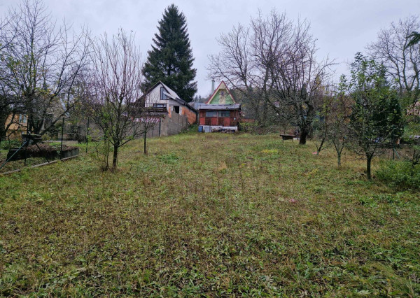 BV REAL Na predaj záhrada 574 m2 s chatkou Handlová FM1800