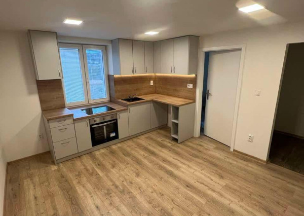 BV REAL Na prenájom 2 izbový byt Handlová FM2196