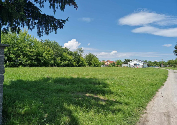 BV REAL Na predaj stavebný pozemok obec Borčany FM2013