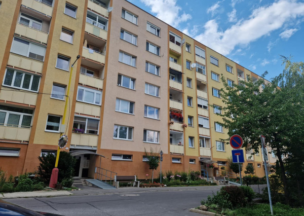 BV REAL Na predaj 1 izbový byt s loggiou Kanianka FM2301