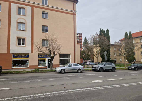 BV REAL Na predaj komerčný priestor 28 m2 Handlová FM2362