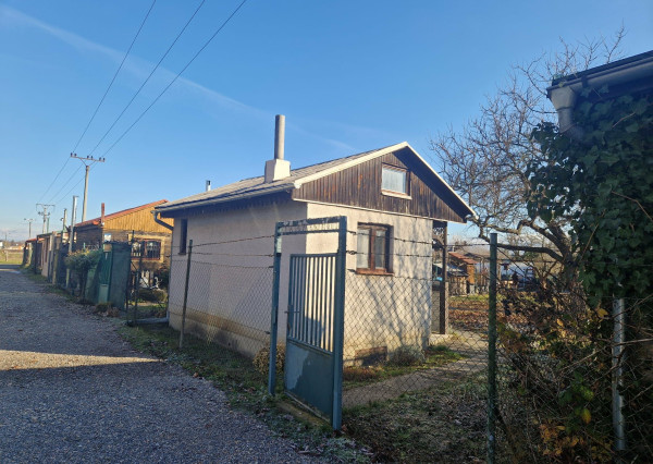 BV REAL Na predaj murovaná chata so záhradou Nováky FM2364