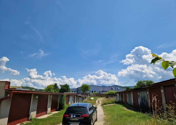 BV REAL Na predaj pozemok 27 m2 na garáž Prievidza FM2420