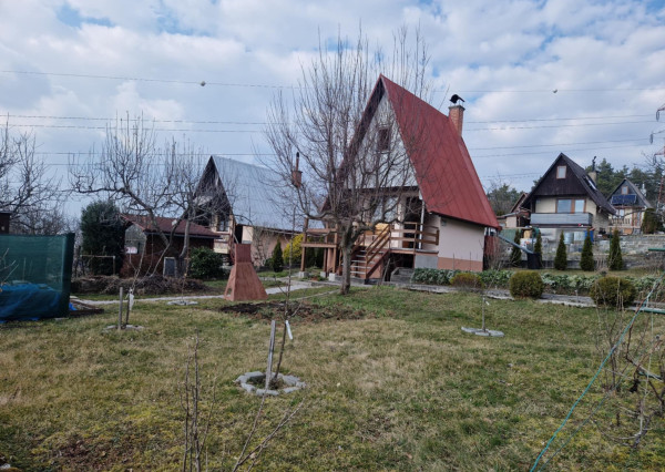 REZERVOVANÉ BV REAL murovaná chata so záhradou Prievidza FM2422