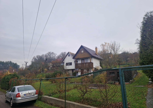 BV REAL Na predaj murovaná chata a záhrada Lutila FM2366