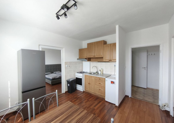 BV REAL prenájom 1 izbový byt 39 m2 Prievidza Jesenského BV6002