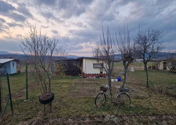 BV REAL Na prenájom pozemok s chatkou obec Koš okres Prievidza FM2445
