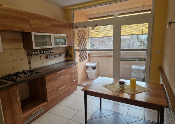 BV REAL Na predaj prerobený 3 izbový byt Prievidza FM2382