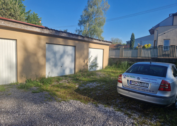 BV REAL Na predaj garáž 24m2 Handlová FM2476