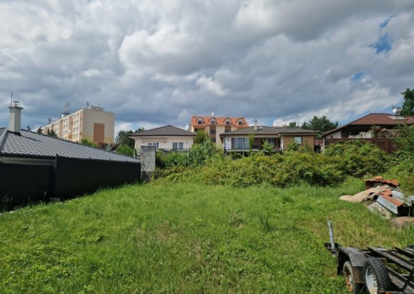 BV REAL Na predaj pozemok na rodinný dom Prievidza FM2493