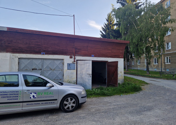 BV REAL Na predaj garáž 28 m2 s elektrikou Handlová FM2478