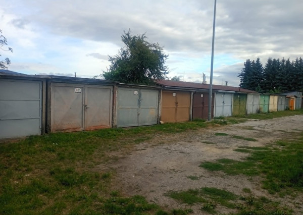 BV REAL Na predaj garáž Prievidza ulica Sadová FM2513