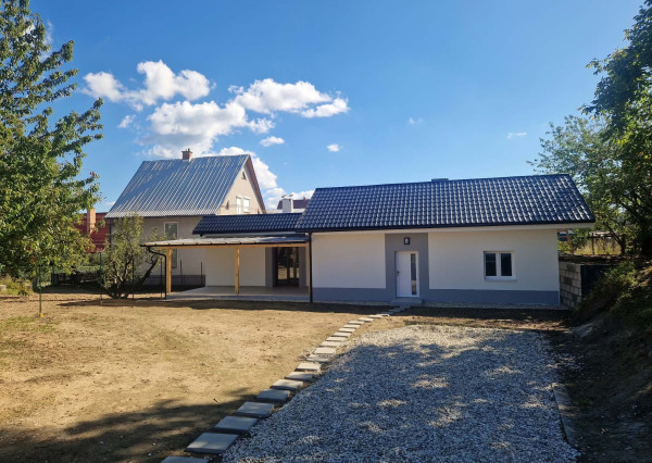 BV REAL Na predaj rodinný dom s terasou Nitrianske Pravno FM2530